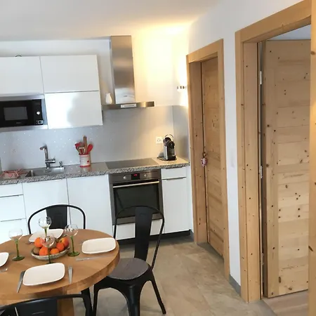 Mont Noble, 4 Vallees מלון דירות